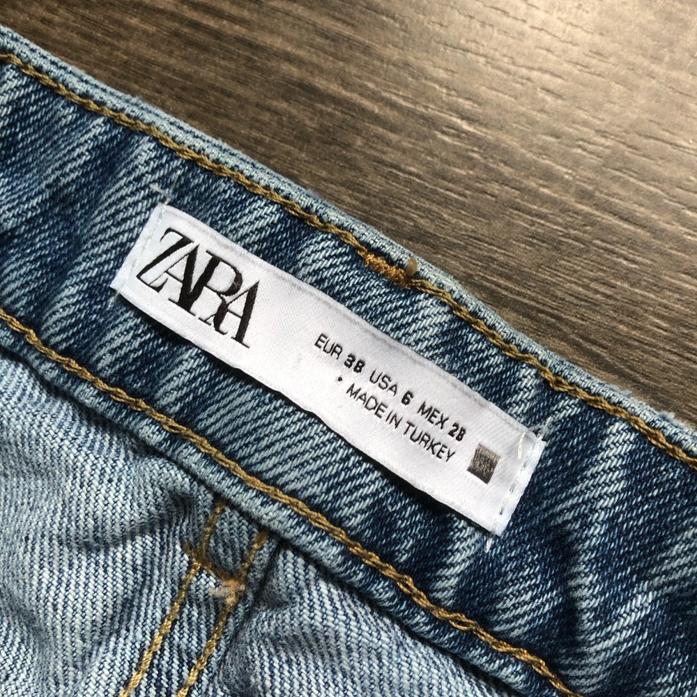 Zara High-Rise Distressed Jeans | Size 6 - Picture 7 of 10